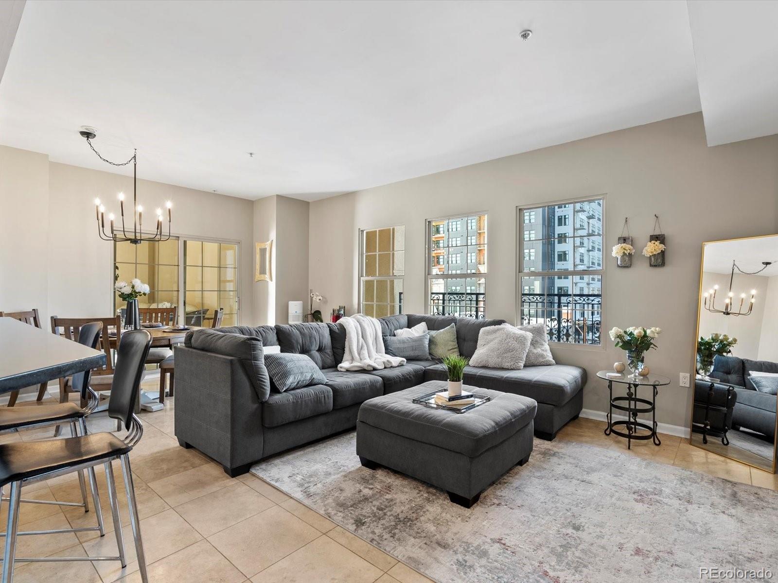975 N Lincoln Street Unit: 4F