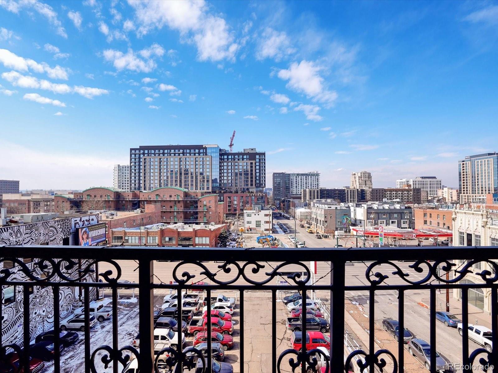 975 N Lincoln Street Unit: 4F
