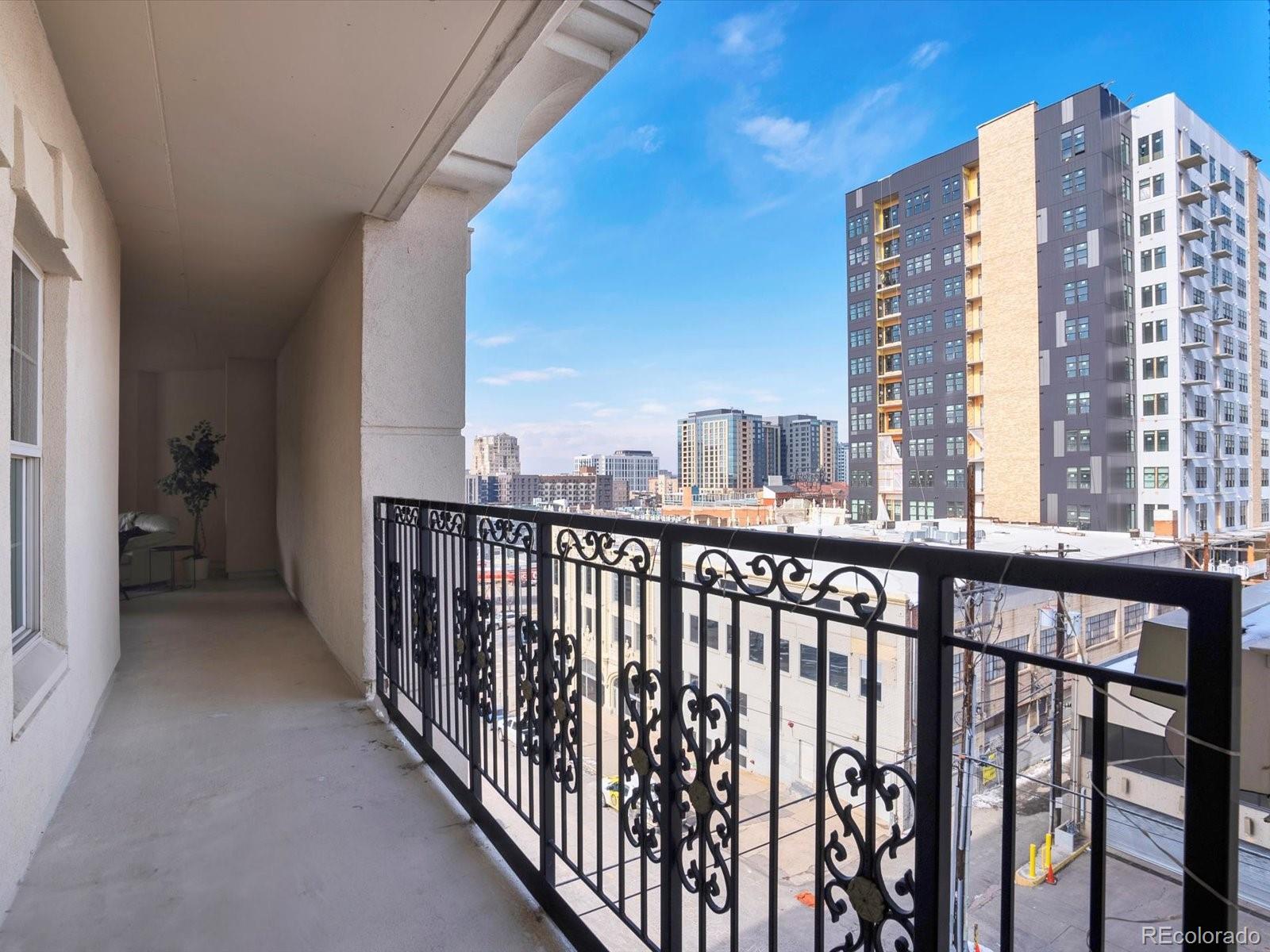 975 N Lincoln Street Unit: 4F