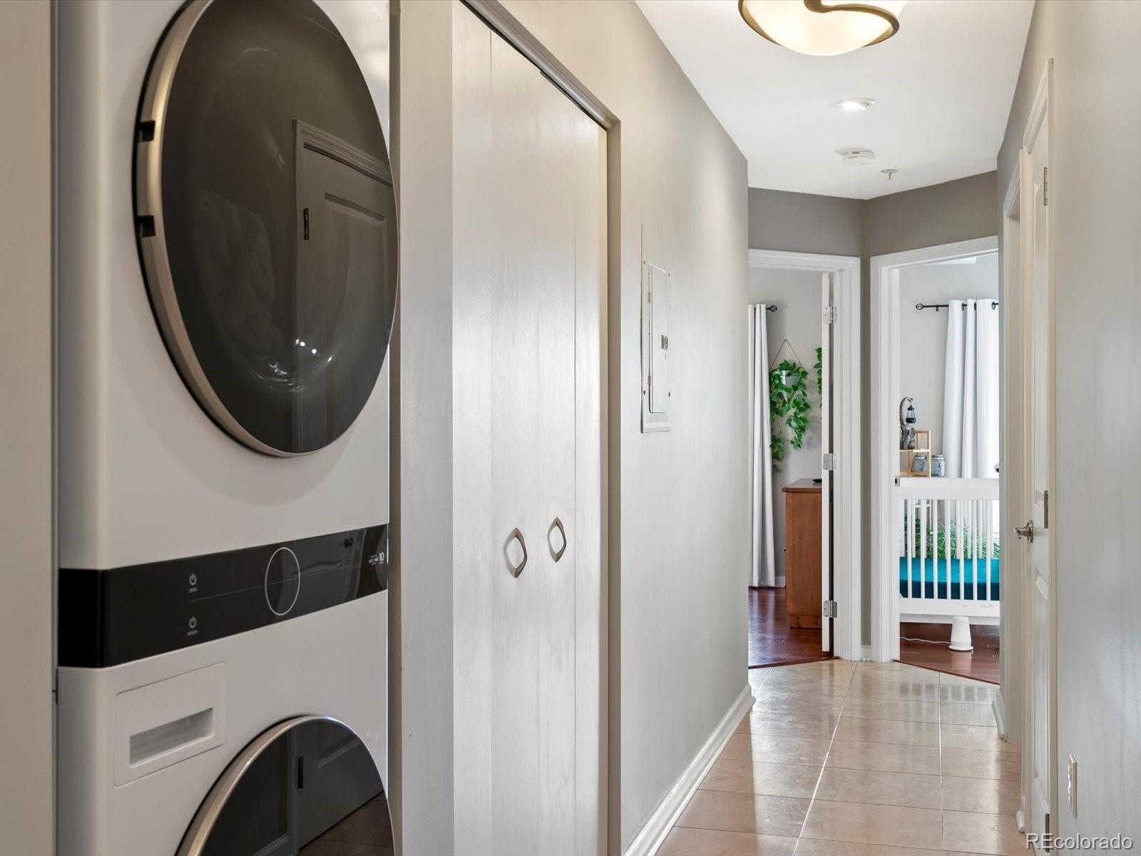 975 N Lincoln Street Unit: 4F