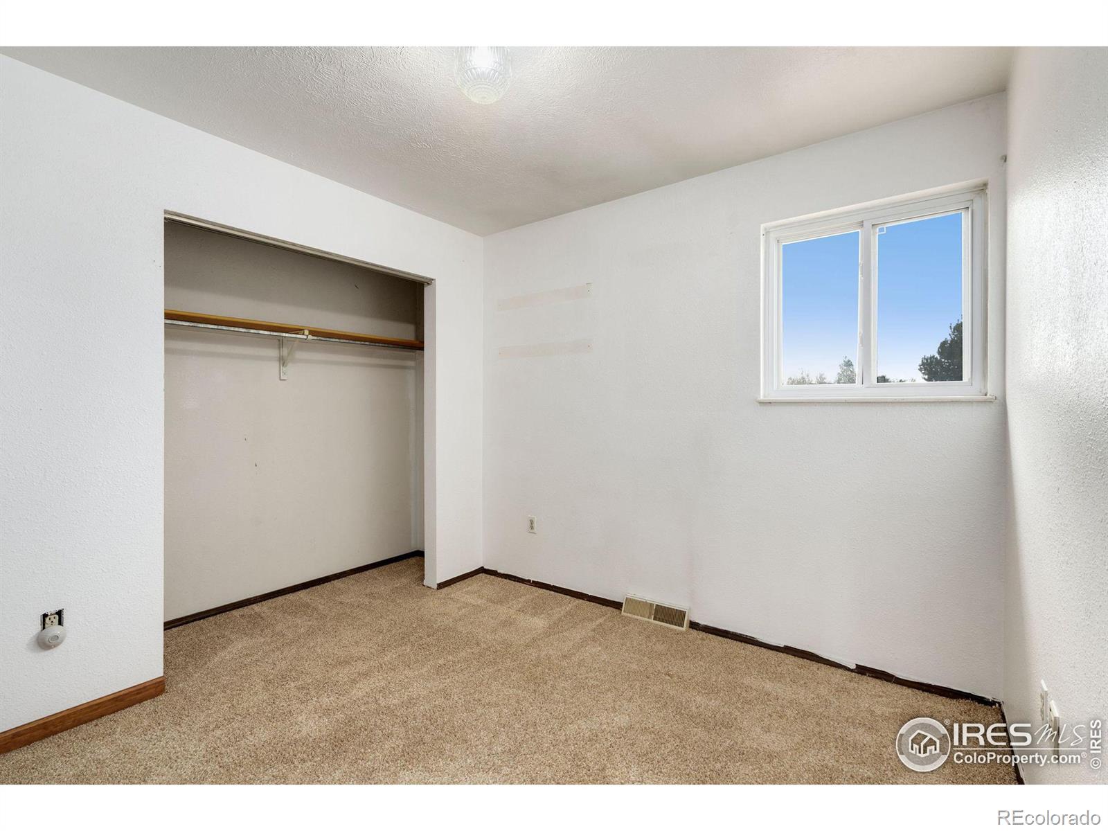 544 Elliott Street