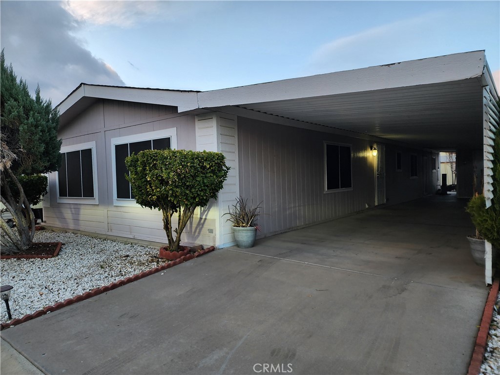 1250 N Kirby Street 127