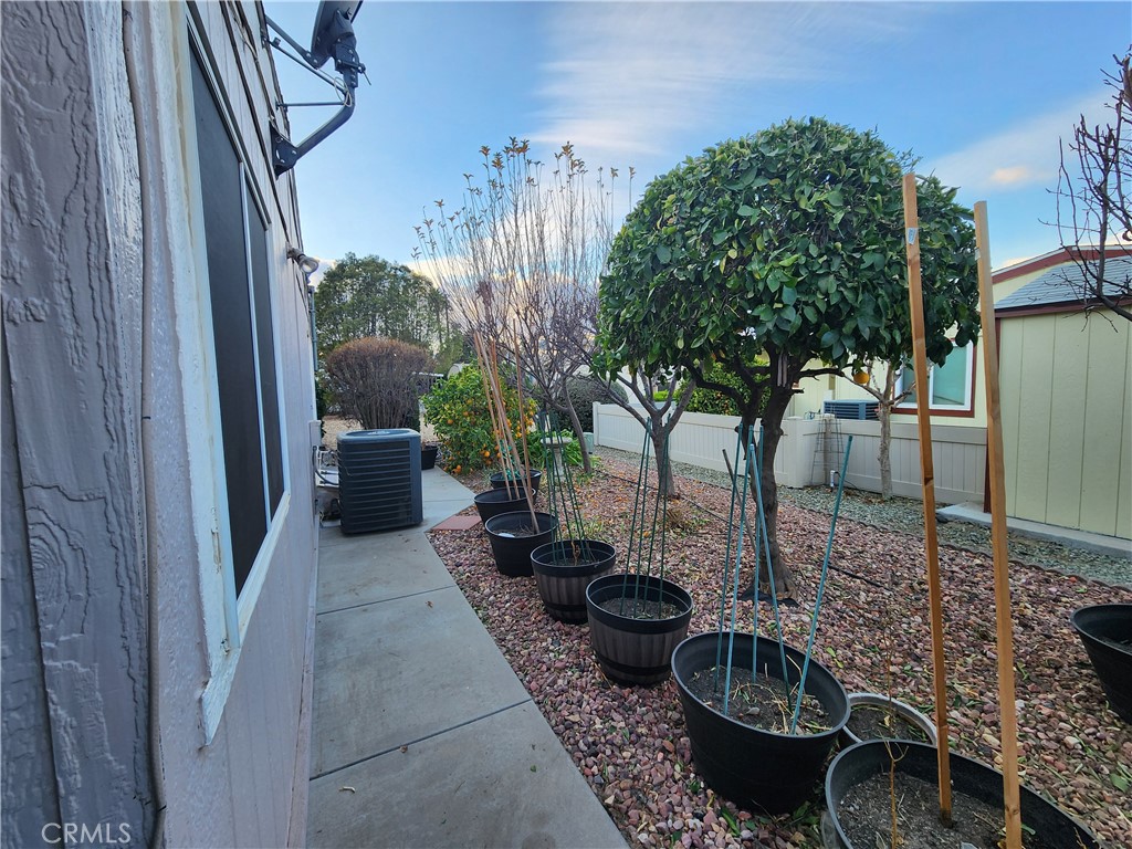 1250 N Kirby Street 127