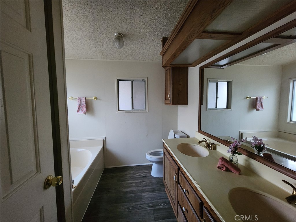 1250 N Kirby Street 127