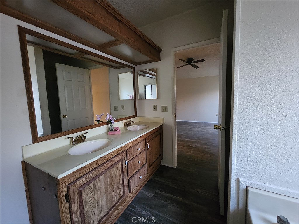 1250 N Kirby Street 127