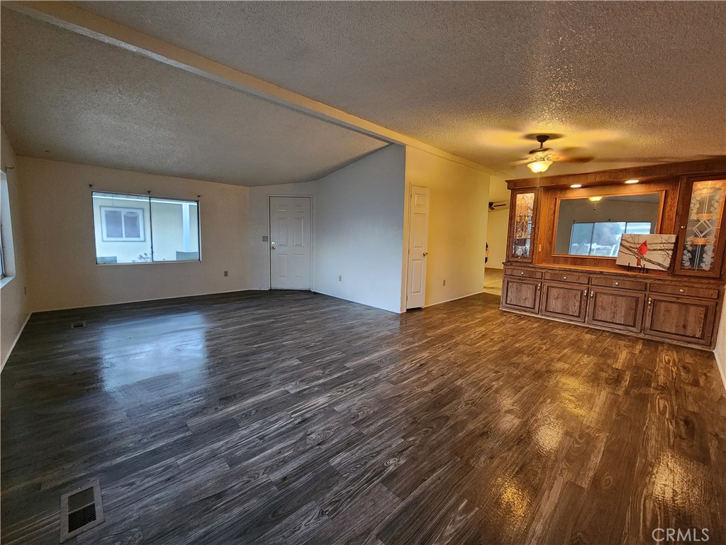 1250 N Kirby Street 127