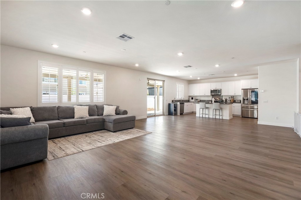 27545 Cloudy Peak Way