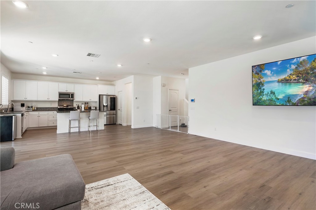 27545 Cloudy Peak Way