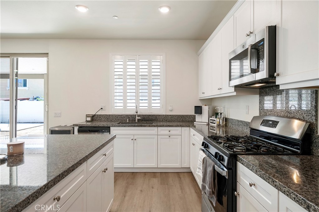 27545 Cloudy Peak Way