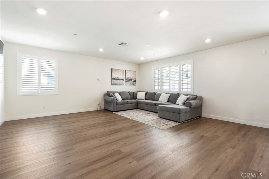 27545 Cloudy Peak Way