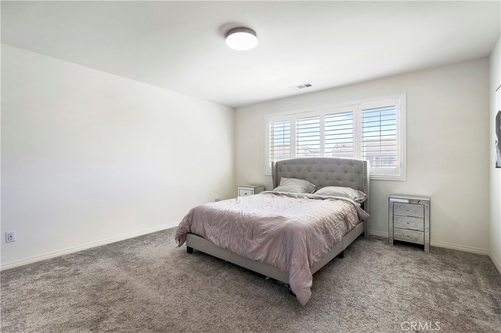 27545 Cloudy Peak Way