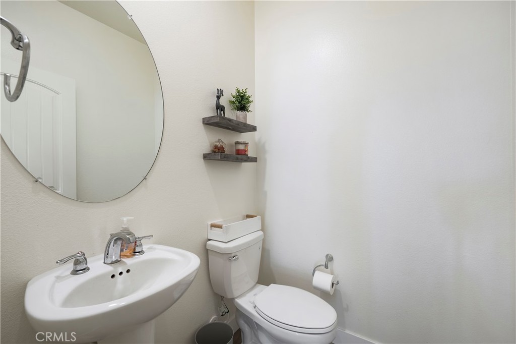 27545 Cloudy Peak Way