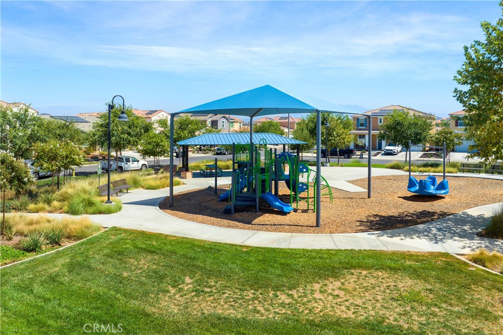 27545 Cloudy Peak Way