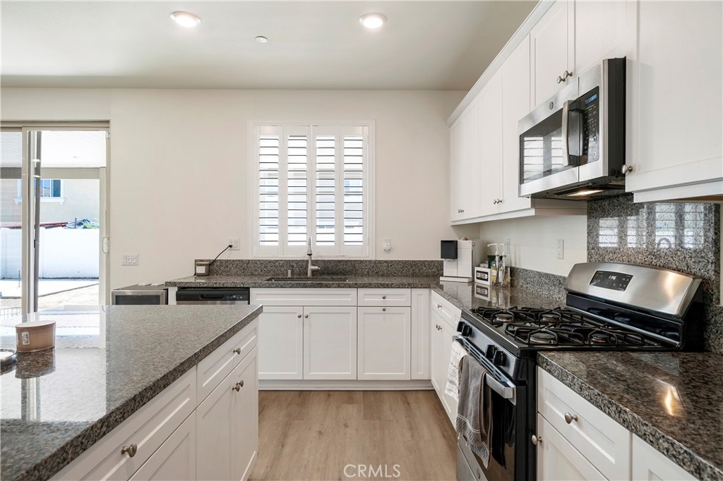 27545 Cloudy Peak Way