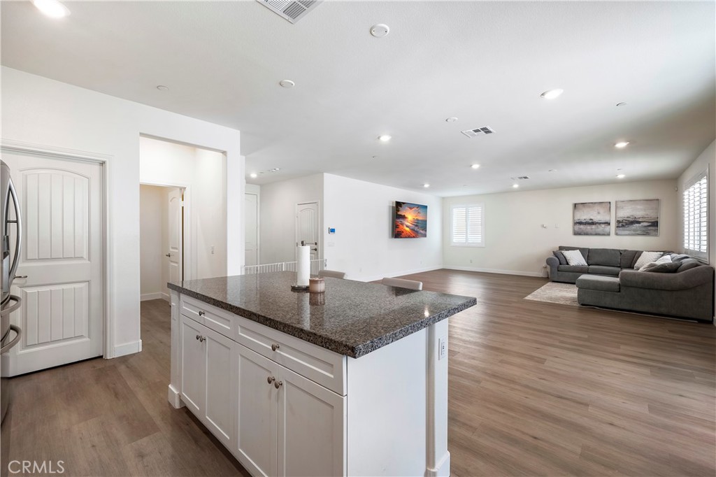 27545 Cloudy Peak Way