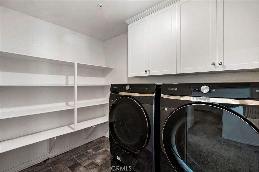 27545 Cloudy Peak Way