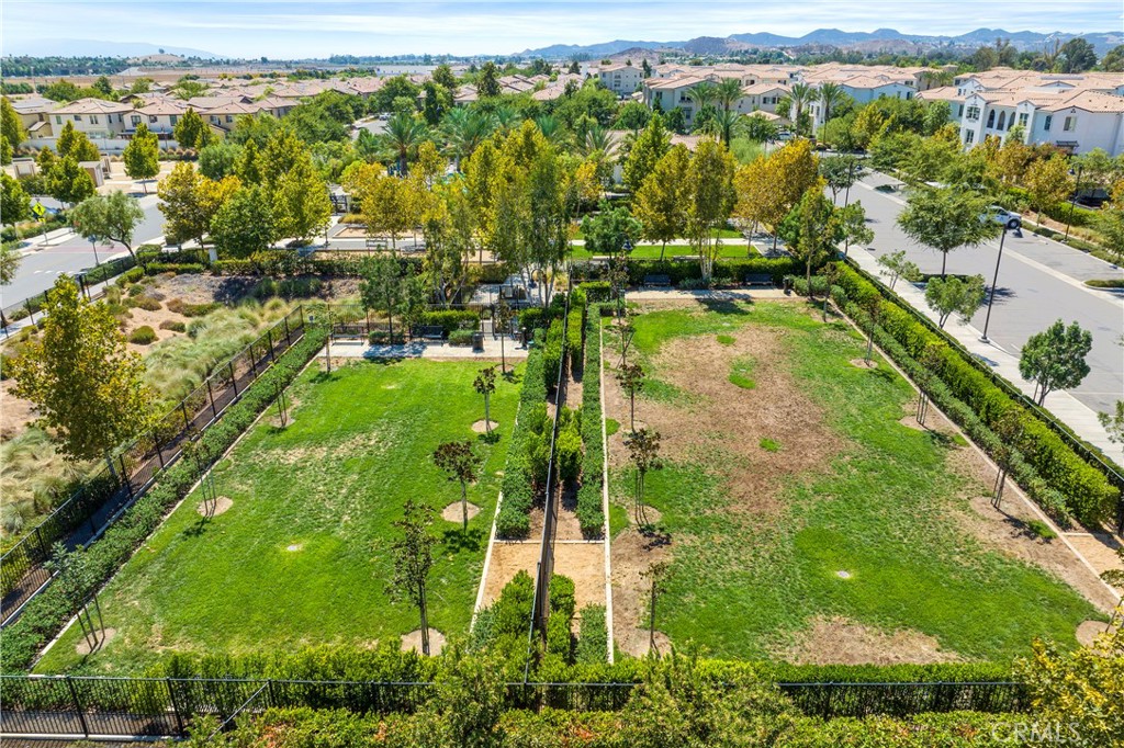 27545 Cloudy Peak Way