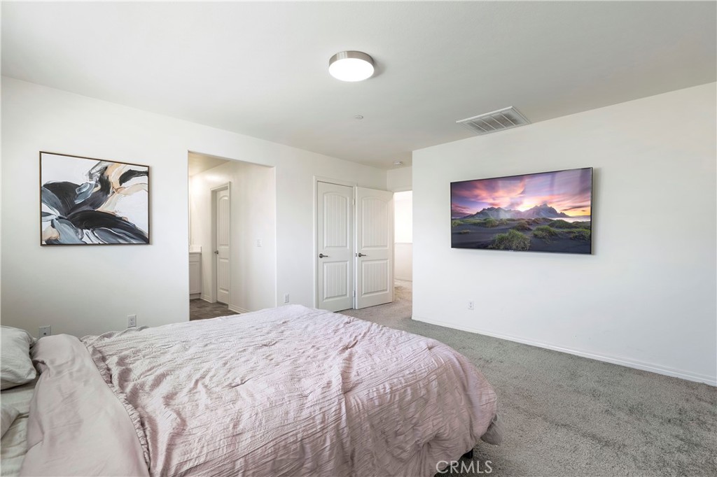 27545 Cloudy Peak Way