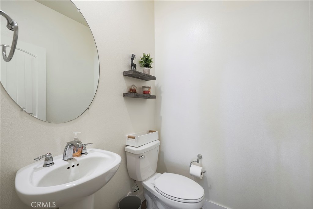 27545 Cloudy Peak Way