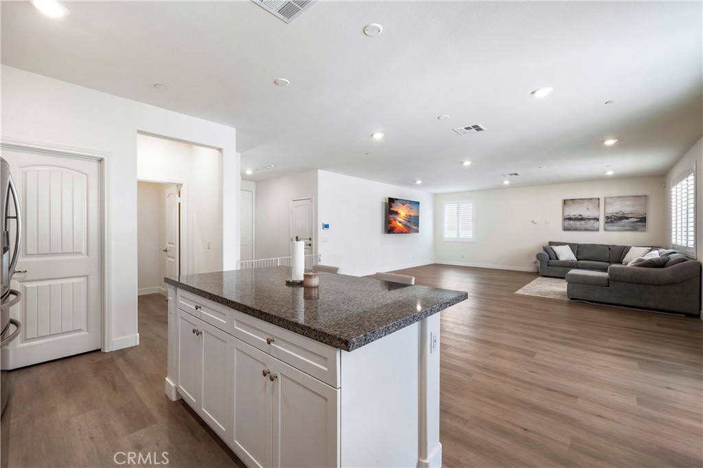 27545 Cloudy Peak Way