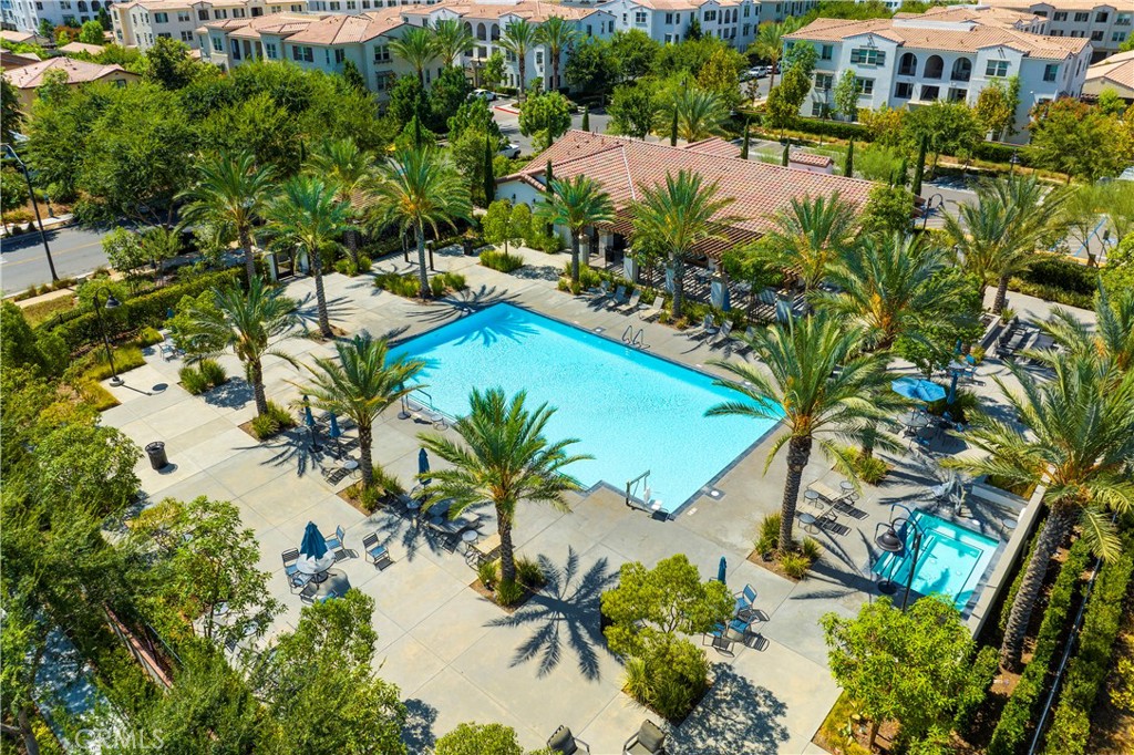 27545 Cloudy Peak Way