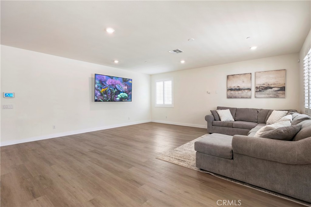 27545 Cloudy Peak Way