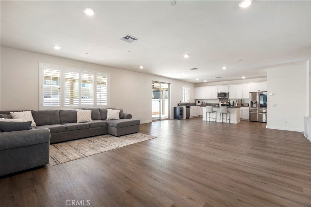 27545 Cloudy Peak Way