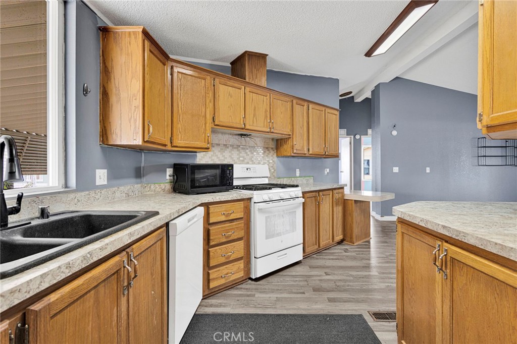 20843 Waalew Rd C6