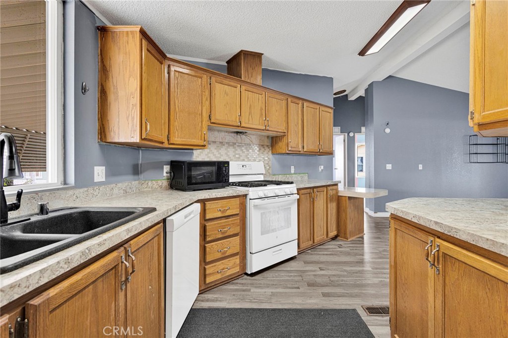 20843 Waalew Rd C6