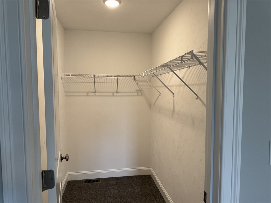 27 Range Ave