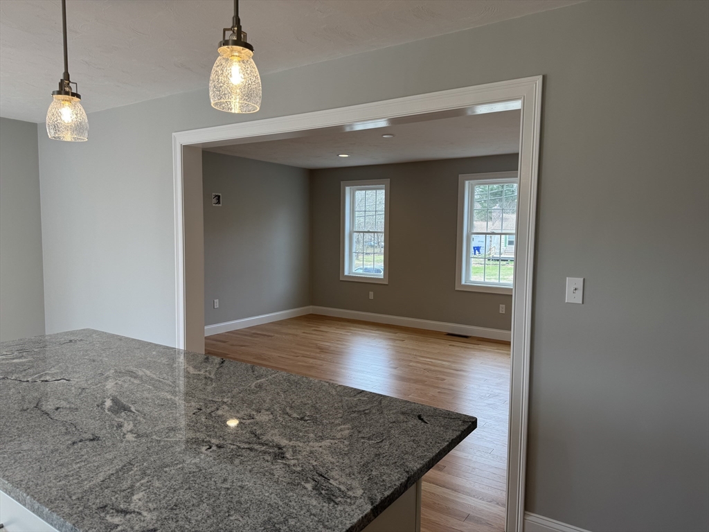 27 Range Ave