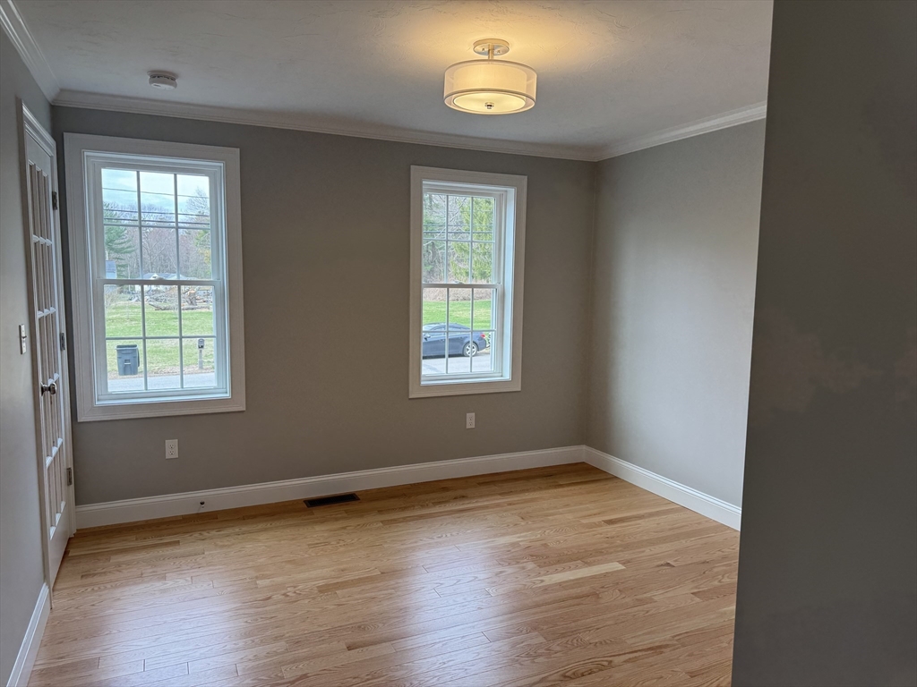 27 Range Ave
