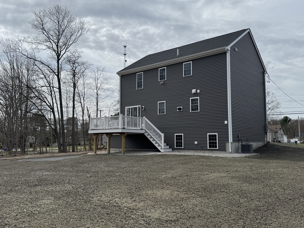27 Range Ave