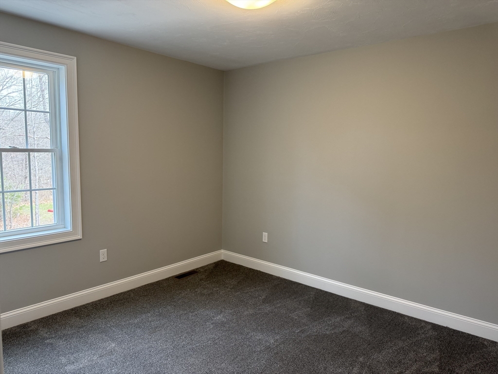 27 Range Ave