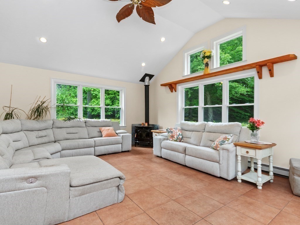 87 Whitewood Avenue