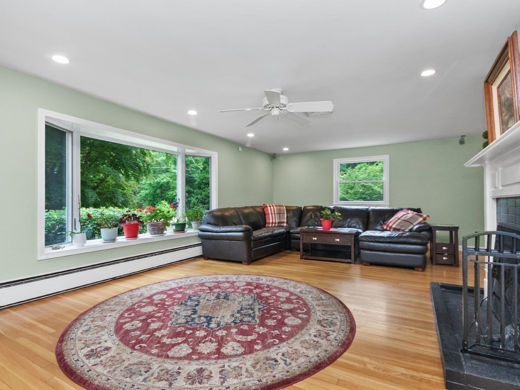 87 Whitewood Avenue
