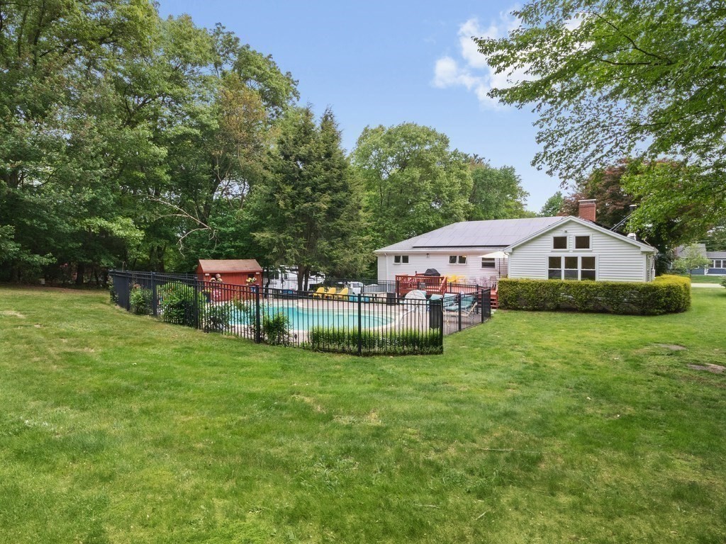 87 Whitewood Avenue