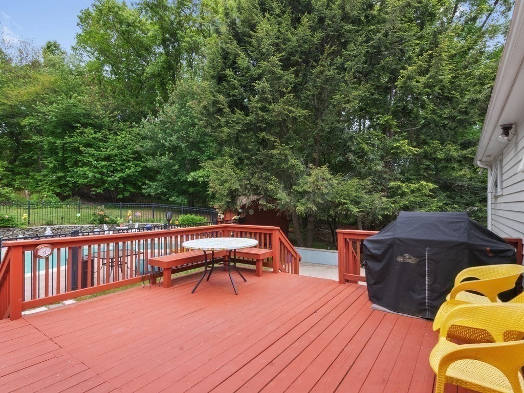 87 Whitewood Avenue