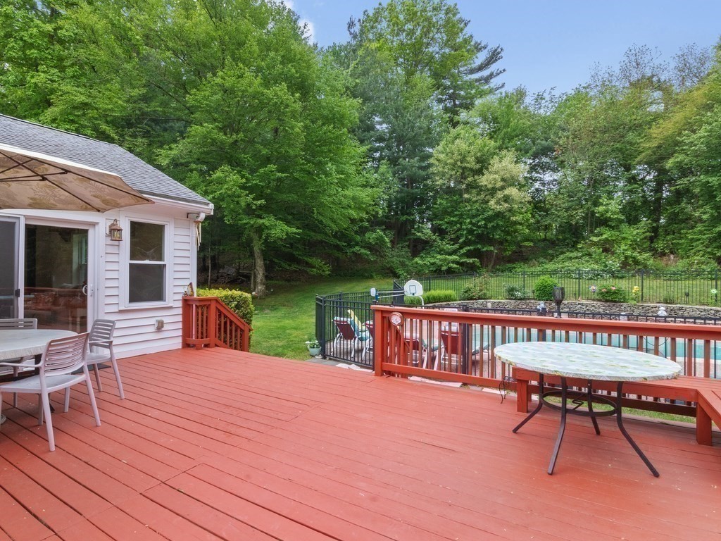 87 Whitewood Avenue