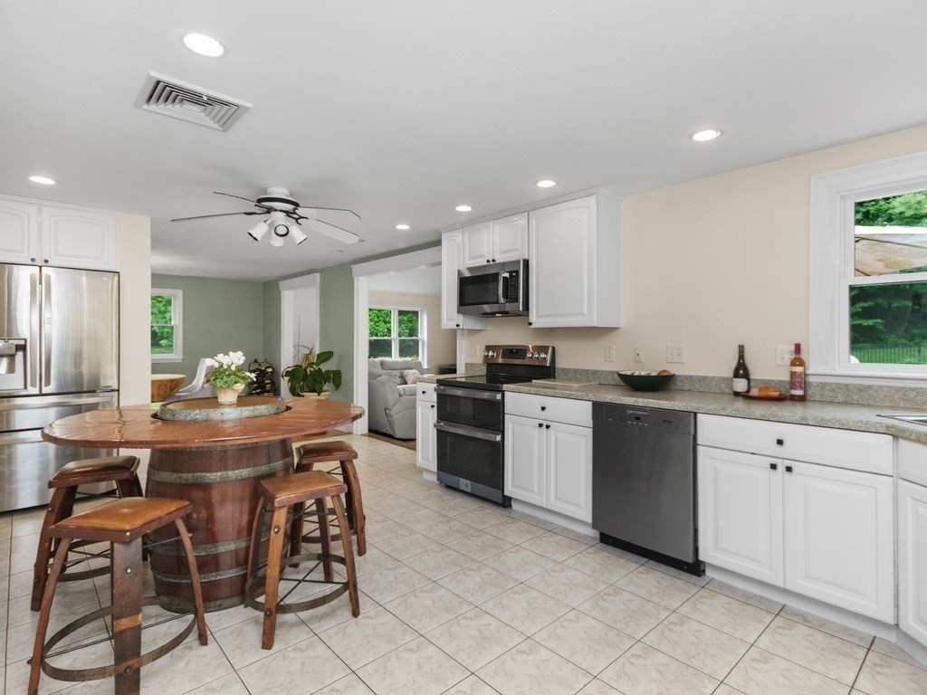 87 Whitewood Avenue