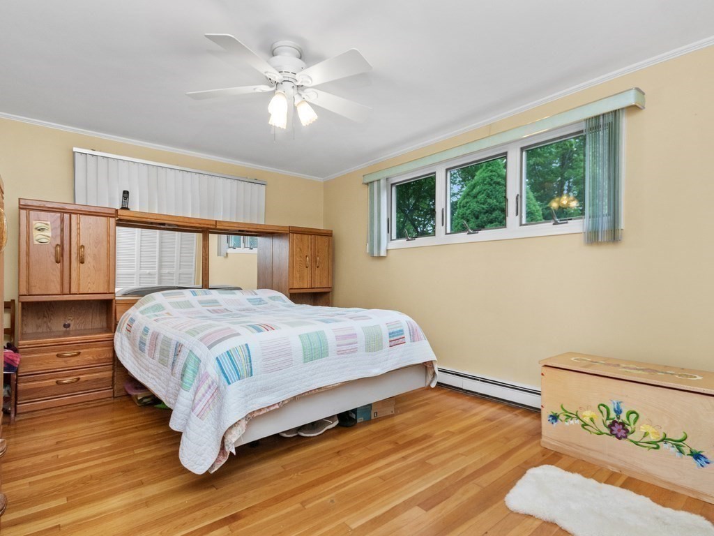 87 Whitewood Avenue