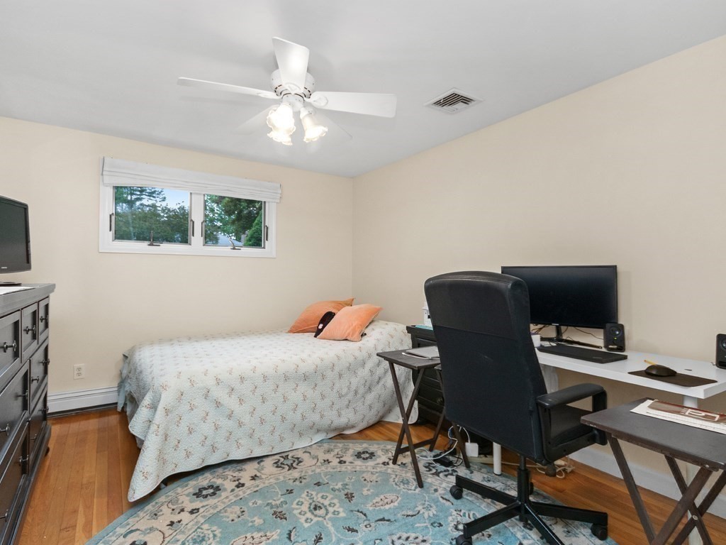 87 Whitewood Avenue