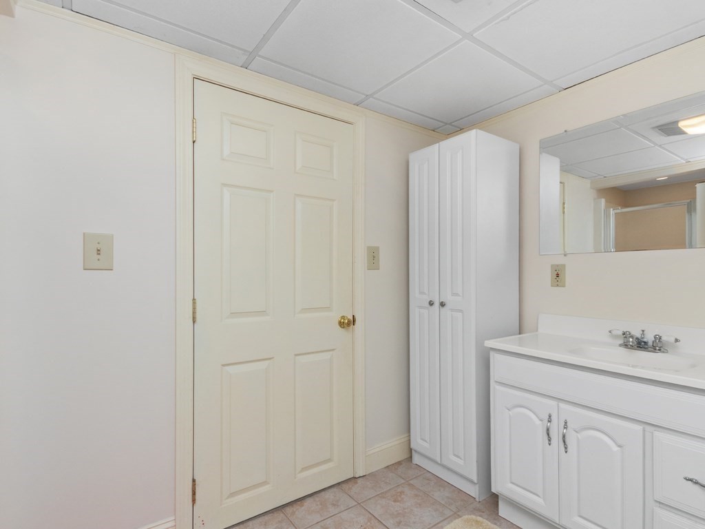 87 Whitewood Avenue