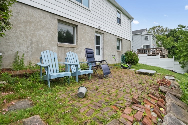 35 Marsh Avenue