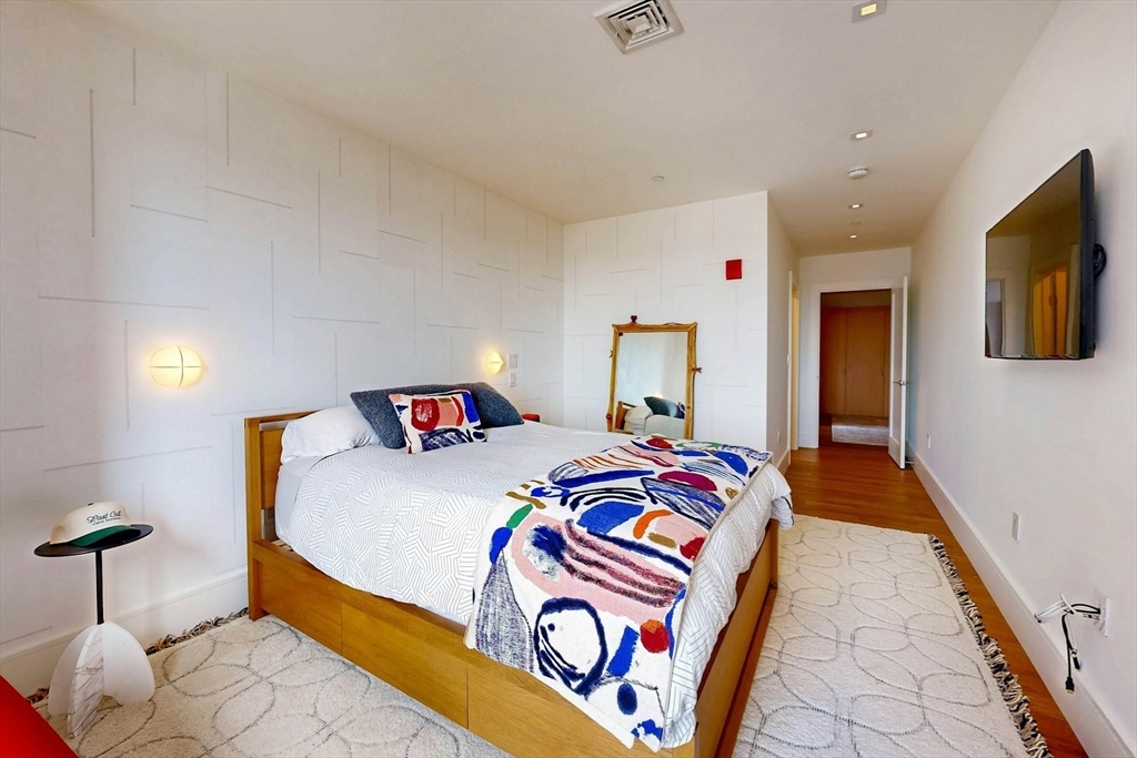 45 Province St Unit: PH2B