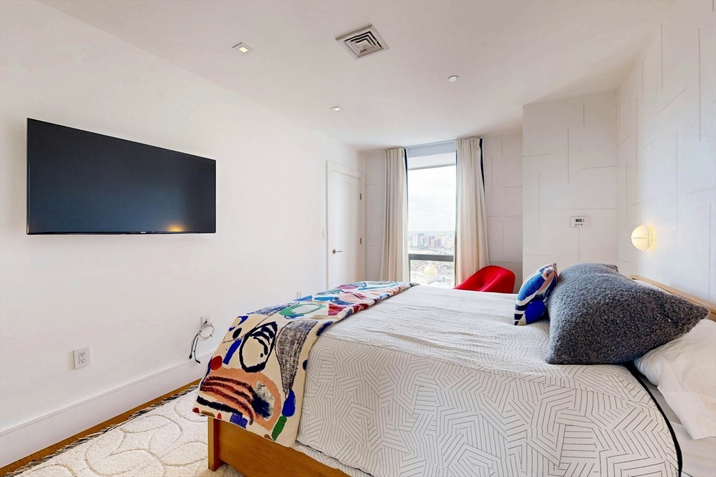 45 Province St Unit: PH2B