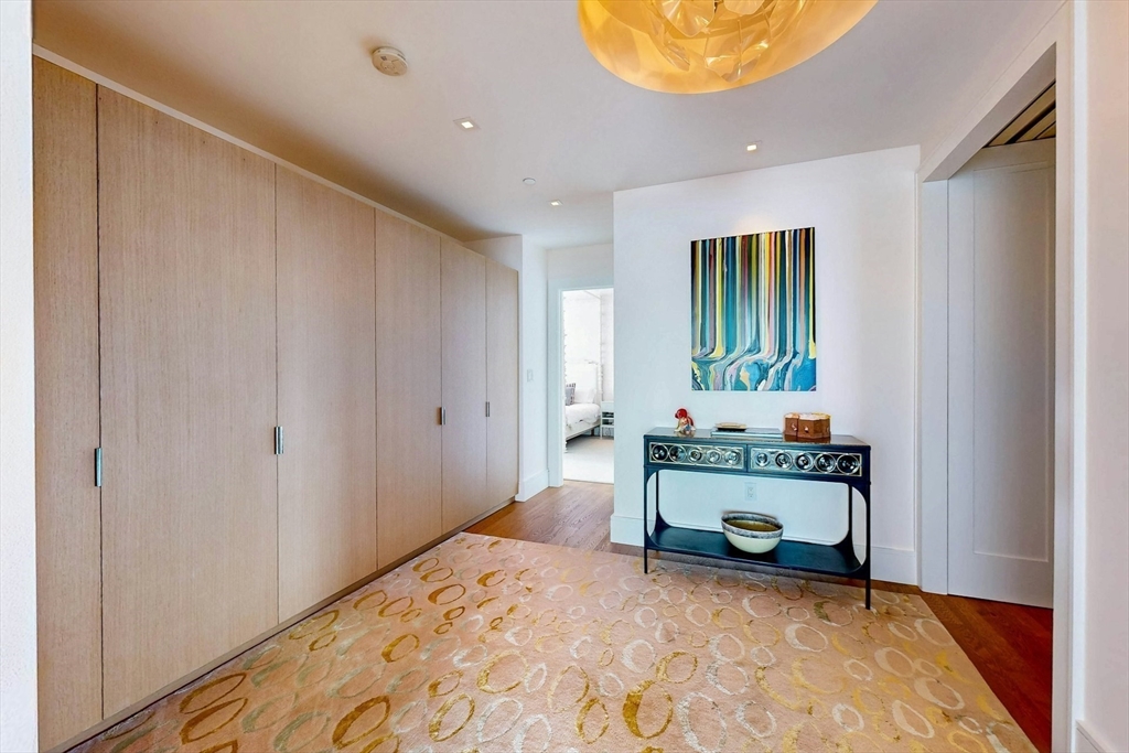 45 Province St Unit: PH2B