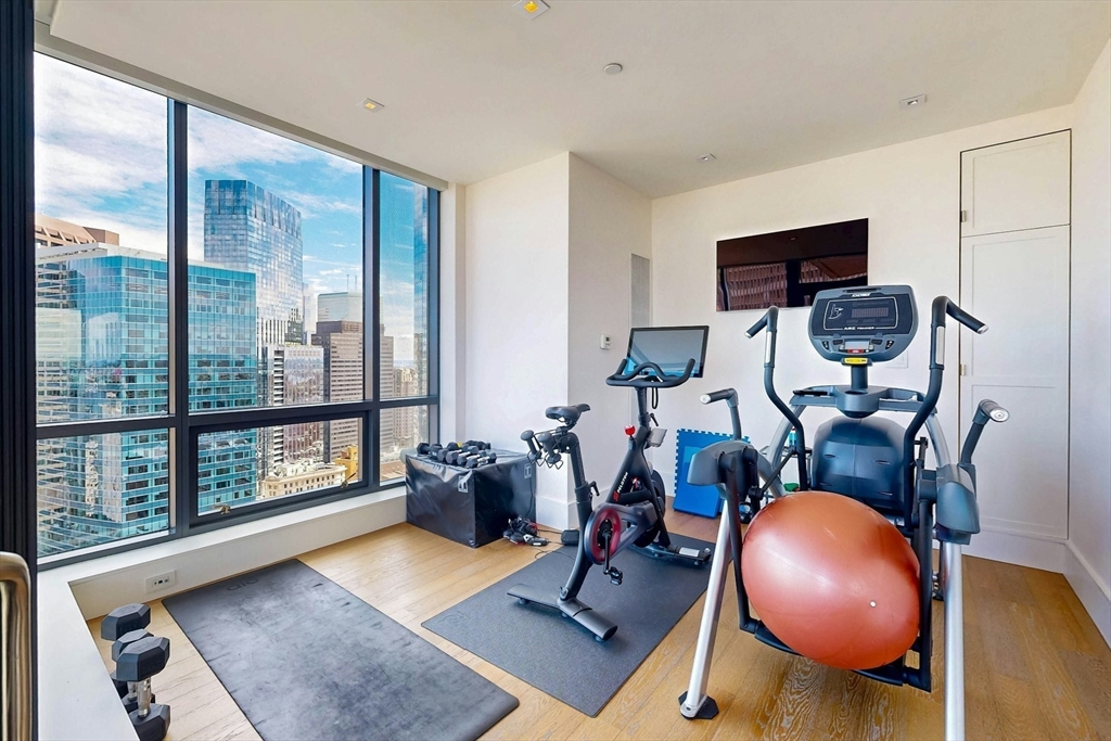 45 Province St Unit: PH2B