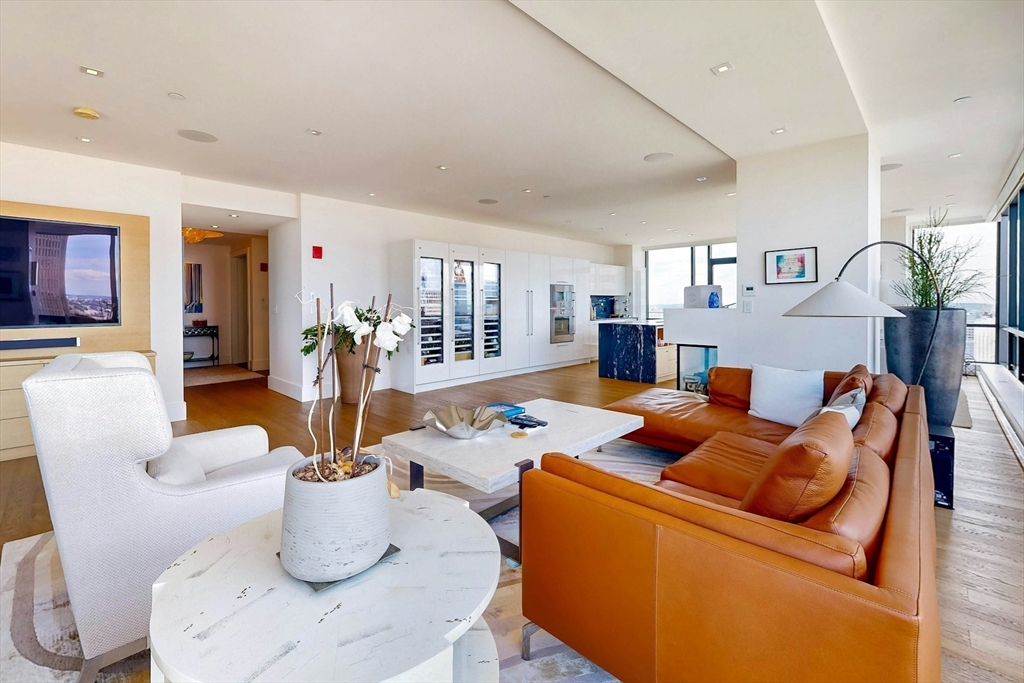 45 Province St Unit: PH2B