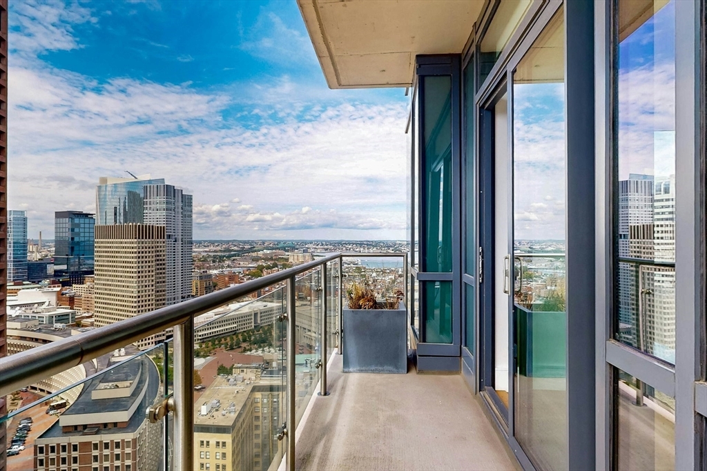 45 Province St Unit: PH2B